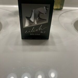 Eilish No. 2 Eau de Parfum - Black